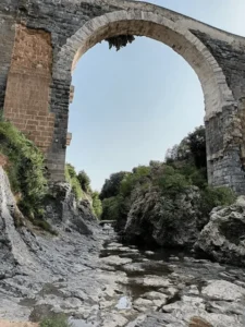 Cosa vedere nei dintorni 1 Ponte dell'Abbadia